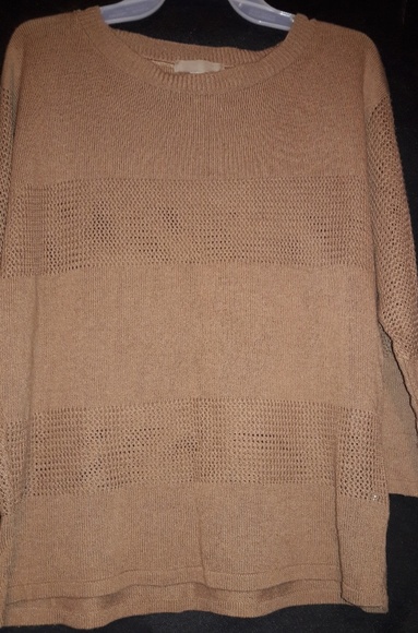 Cover up top. - Picture 1 of 4